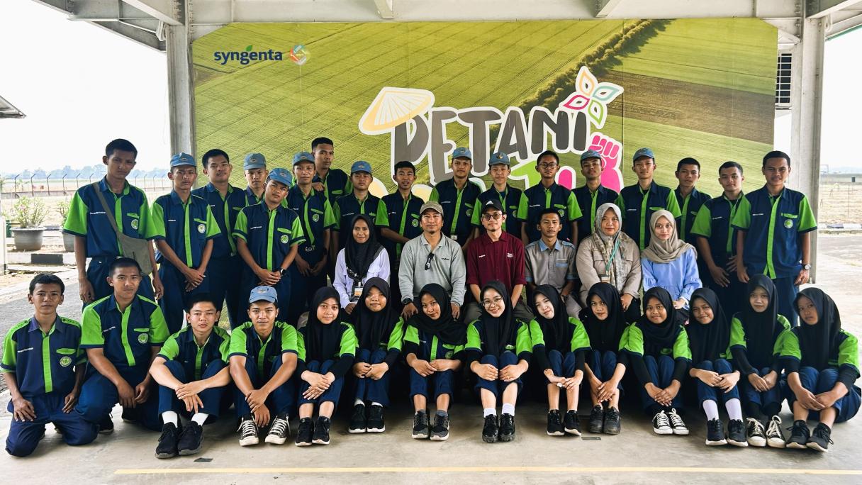Kunjungan siswa SMKN Pertanian Karawang ke CPD Syngenta Cikampek